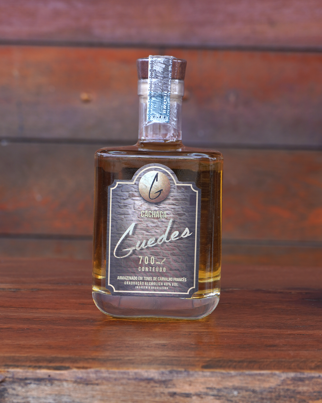 agrupar 20 Garrafa da cachaça Guedes armazenada em carvalho francês, 700 ml